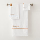 Moderne elegante witte goudkleurige monogrammed st bad handdoek (Insitu)
