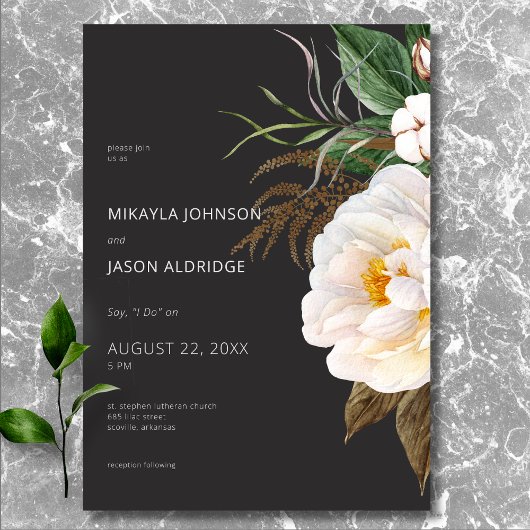 Moderne elegante witte pioenen op zwarte bruiloft kaart