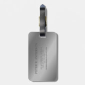Moderne Elegante Zilveren Metallic monogrammed Naa Bagagelabel (Achterkant verticaal)