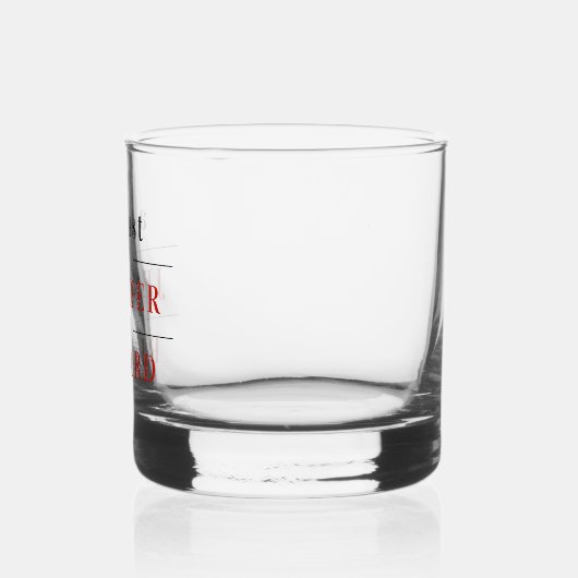 Moderne Elegante Zwart en Rood Toast Namen Bruilof Whisky Glas (Links)
