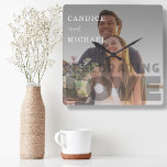 Moderne Elegante Zwart-Wit Fotobruiloft Vierkante Klok<br><div class="desc">Introductie van onze moderne elegante donkere foto bruiloft ontwerp, perfect voor koppels die willen een vleugje verfijning toe te voegen aan hun grote dag. Dit foto bruiloft ontwerp beschikt over een grillige donkere foto die perfect de liefde tussen het paar vastlegt. Het moderne minimalistische ontwerp wordt aangevuld met een eenvoudig...</div>