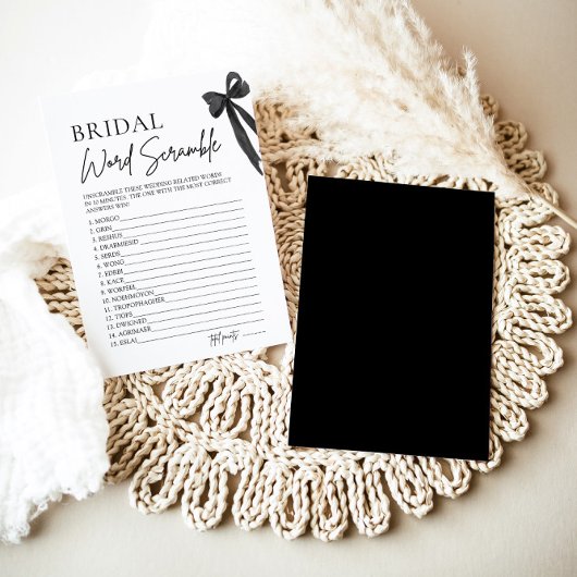 Moderne Elegante Zwarte Boog Bruids Woord Scramble Kaart