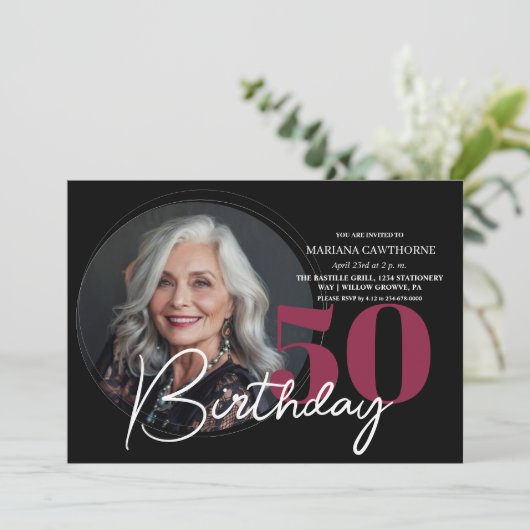 Moderne Elegante Zwarte Rode 50ste Verjaardagsfees Kaart (Staand voorkant)
