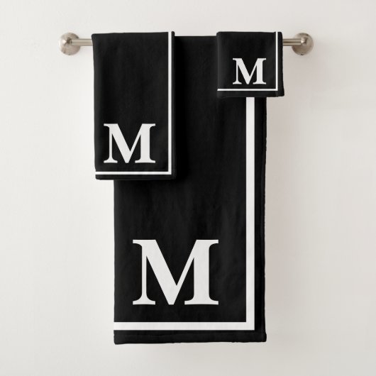 Moderne Elegante Zwarte & Witte Monogram Script Na Bad Handdoek (Insitu)