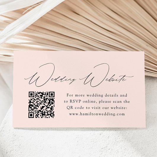 Moderne Elegantie Blush Trouwwebsite QR Code Informatiekaartje