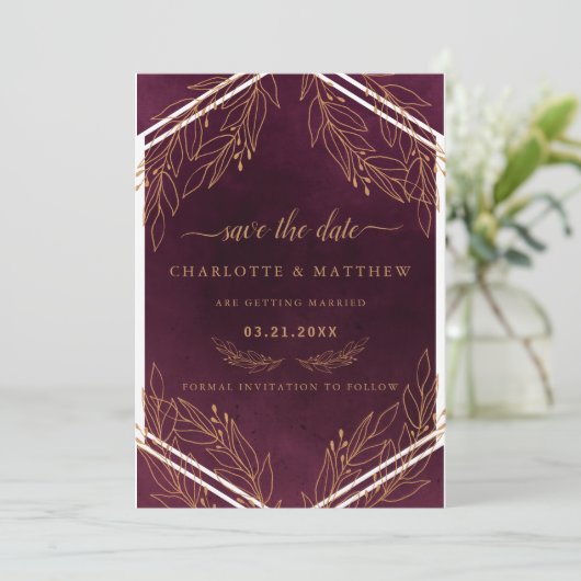 Moderne Elegantie Bordeaux en Goud Save The Date (Staand voorkant)