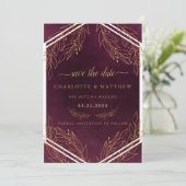 Moderne Elegantie Burgundy en Goud Save The Date (Staand voorkant)