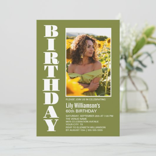 Moderne Elke Leeftijd Groene Witte Foto Birthday P Kaart (Staand voorkant)