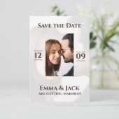 Moderne en eenvoudige foto's slaan de datum op save the date (Staand voorkant)