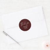 Moderne en eenvoudige Maroon Dankjewel Bruiloft Ronde Sticker (Envelop)