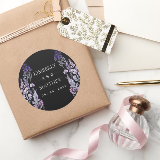 Moderne en Elegante Wilde Bloem Rustieke Bruiloft Ronde Sticker (Geschenken)