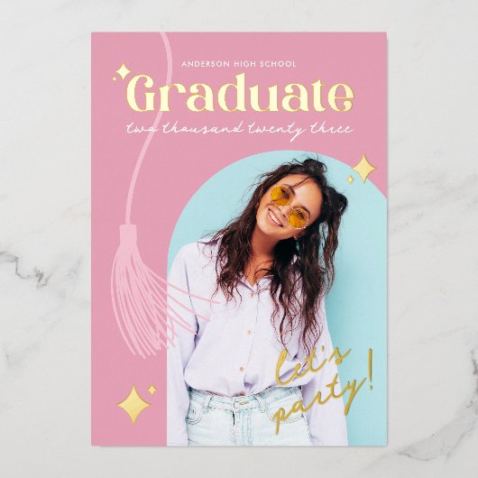 Moderne en retroroze Afstuderen Folie Uitnodiging (Voorkant)