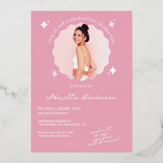 Moderne en retroroze Afstuderen Folie Uitnodiging (Achterkant)