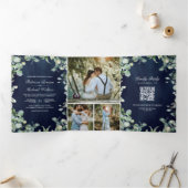 Moderne Eucalyptus QR Code Navy Blue Wedding Drieluik Uitnodiging (Binnen)
