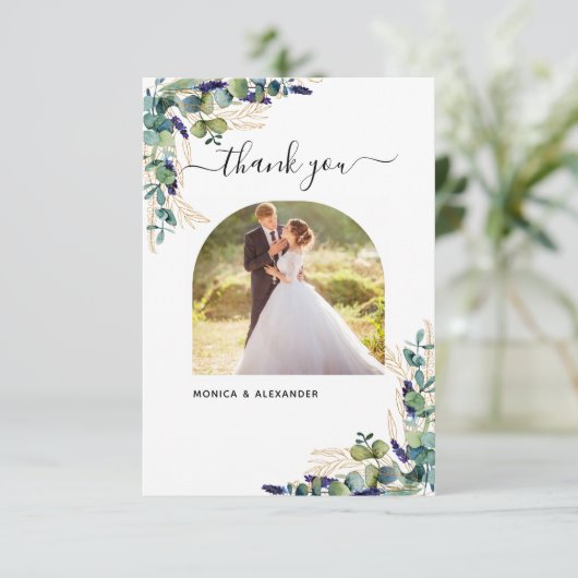 Moderne eucalyptusgroene trouwfoto bedankkaart (Staand voorkant)