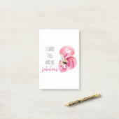 Moderne, exotische standaard en verbluffend flamin post-it® notes (Op bureau)