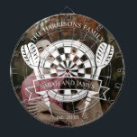 Moderne Familie Aangepaste Naam Trouwfoto Dartbord<br><div class="desc">De Modern Family Custom Name Wedding Photo Dart Board combineert entertainment met persoonlijke flair, met een eigentijds ontwerp dat een foto van uw keuze benadrukt naast de naam van het paar en de trouwdatum. Dit op maat gemaakte dartbord is een fantastisch middelpunt voor bruiloftsfeesten of een unieke aandenken om de...</div>