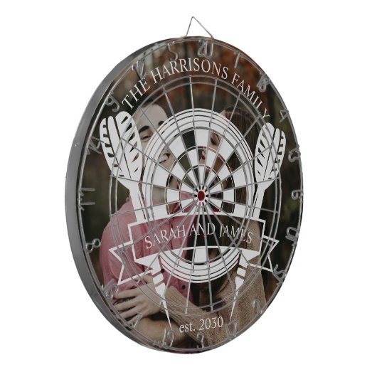Moderne Familie Aangepaste Naam Trouwfoto Dartbord (Voorkant Links)