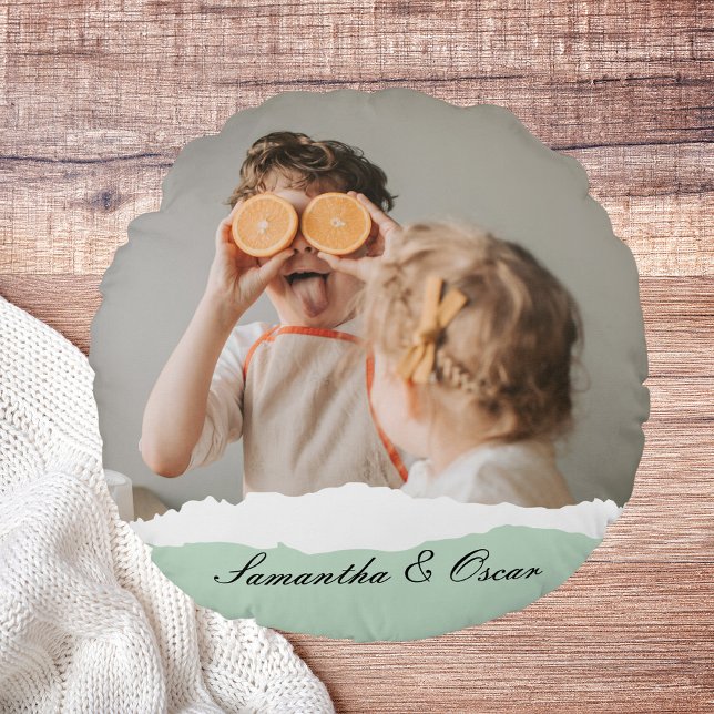 Moderne familie foto & persoonlijke naam Mint Gift Rond Kussen (Creator heeft geüpload)