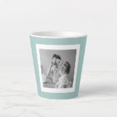 Moderne familiefoto Gemakkelijk met een eenvoudige Latte Mok (Voorkant)