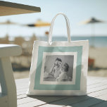 Moderne familiefoto Gemakkelijk met een eenvoudige Tote Bag<br><div class="desc">Moderne familiefoto Gemakkelijk met een eenvoudige liefdevolle foto</div>
