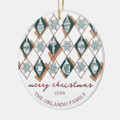 Moderne familienaam Vrolijk Kerstfeest Keramisch Ornament (Links)