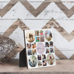 Moderne familiereünie 20 Fotocollage Fotoplaat<br><div class="desc">Creëer Een blijvende herinnering aan uw familiereünie met dit moderne en eigentijdse plaqueontwerp. Met deze sjabloon kunt u maximaal 20 van uw favoriete familiefoto's laten zien in een prachtig gerangschikte lay-out. In het midden is er ruimte om uw familiemonogram te laten zien en een persoonlijke touch toe te voegen die...</div>