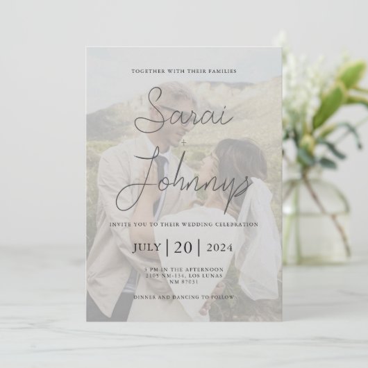 Moderne Faux Vellum foto bruiloft uitnodiging (Staand voorkant)