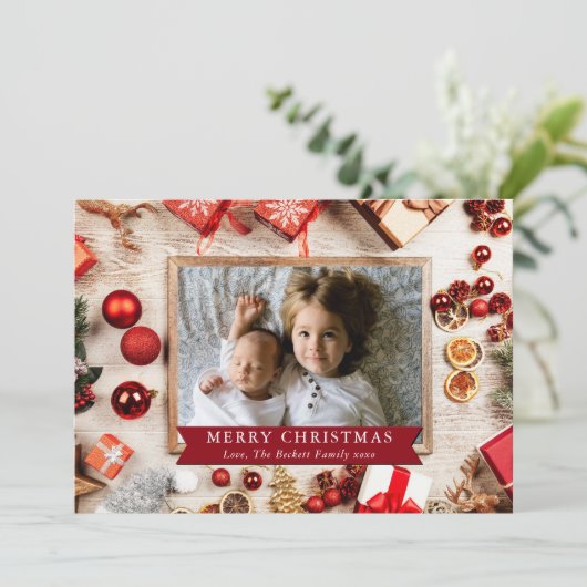 Moderne feestdag met hout en kerst feestdagenkaart (Staand voorkant)