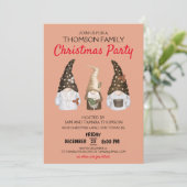 Moderne feestelijke kabouters koraal kerstfeest kaart (Staand voorkant)