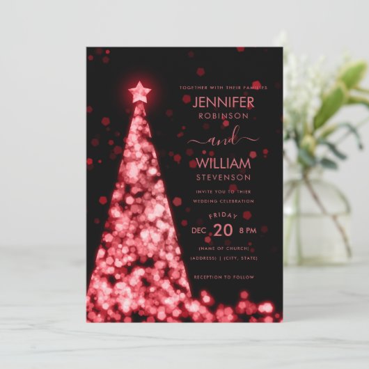 Moderne feestelijke script rode boom kerst bruilof kaart (Staand voorkant)