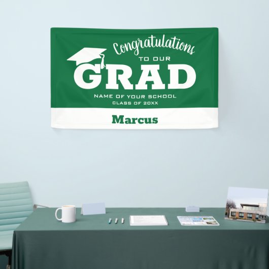 Moderne felicitaties Afstudeerder White voor groen Spandoek (Beurs)