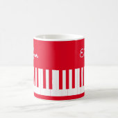 Moderne Felrode Pianotoetsen met Monogram Koffiemok (Center)