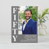 Moderne FIFTY Foto 50th Birthday Party Kaart (Staand voorkant)