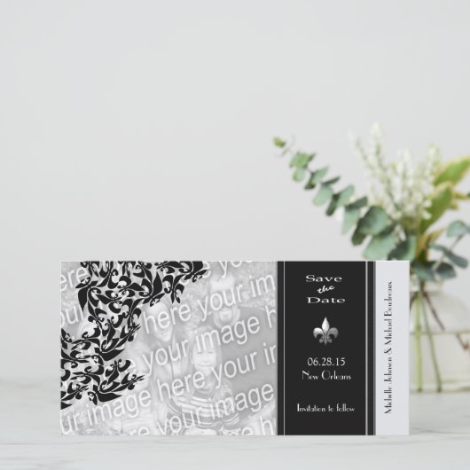 Moderne Fleur de Lis Save the Date Foto Kaart (Staand voorkant)