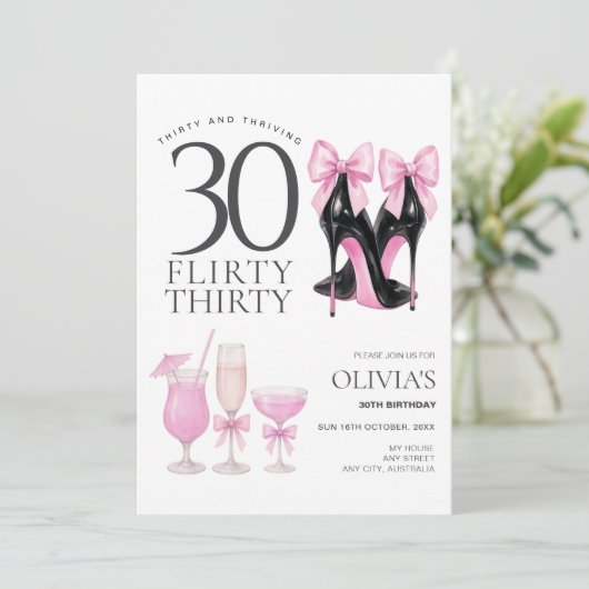 Moderne Flirty Dertig 30e verjaardag uitnodiging (Staand voorkant)