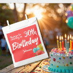 Moderne Floral Coral Red 30th Birthday Dank je Bedankzakje<br><div class="desc">Fun,  helder en multicolor waterverf bloemen geschilderd door Suki's. Grote bloemen versieren de rechteronderkant van de voordelige tas,  pas je bericht,  verjaardagsjaren en naam aan. Fotoplaceholder Credit: Michael Dam van Unsplash</div>