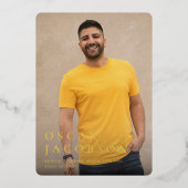 Moderne Folie Tekst Afstuderen Fotoaankondiging Folie Uitnodiging (Voorkant)