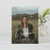 Moderne foto afstudeeraankondiging met scriptlette aankondiging (Staand voorkant)