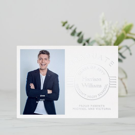 Moderne foto-Afstuderen Afstuderen zilver Folie Uitnodiging (Staand Voorkant)