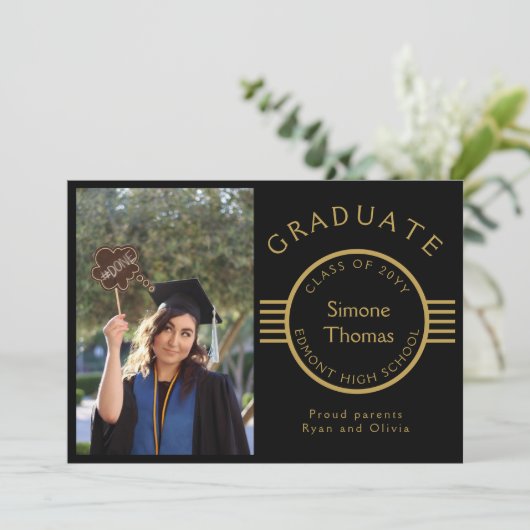 Moderne foto Afstuderen Gold Stripes Afstuderen Aankondiging (Staand voorkant)
