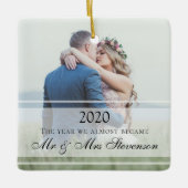 Moderne foto bijna gehuwd kerstfeest 2020 bruiloft keramisch ornament (Voorkant)