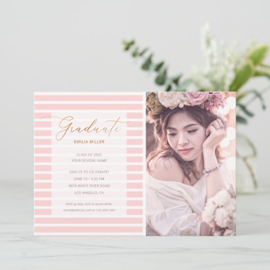 Moderne foto Blush Pink Stripes Afstuderen Kaart (Staand voorkant)