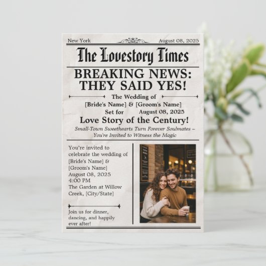 Moderne foto bruiloft uitnodiging – Krantenstijl (Staand voorkant)