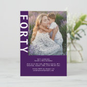 Moderne foto Donker Paarse 40e verjaardag Uitnodig Kaart (Staand voorkant)