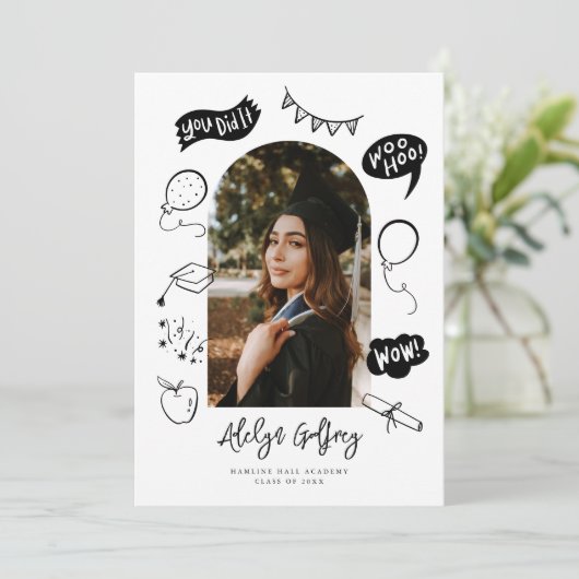 Moderne foto Doodle Afstuderen Wit Afstuderen Aankondiging (Staand voorkant)