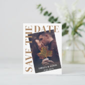 Moderne foto Eenvoudige Typografie Sparen de Datum Aankondigingskaart (Staand voorkant)