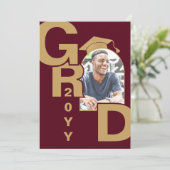 Moderne foto Gold Maroon Afstuderen uitnodiging (Staand voorkant)
