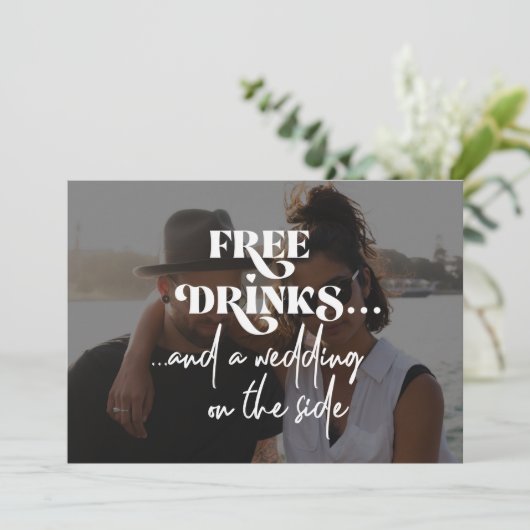 Moderne foto grappige QR CODE bruiloft Save The Date (Staand voorkant)