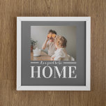 Moderne foto grijs Het is goed om thuiscitaat te z Poster<br><div class="desc">Moderne foto grijs Het is goed om thuiscitaat te zijn</div>
